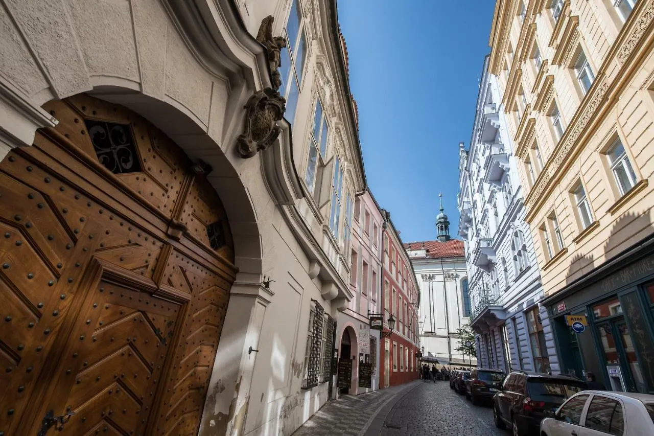Exclusive Old Town Residence Near Charles Bridge プラハ アパート